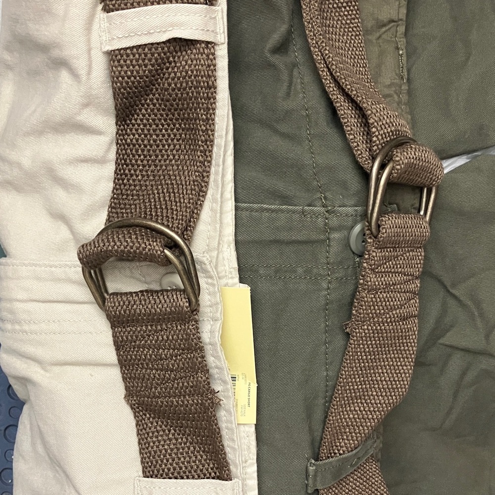 2 🆕 Faded Glory Men's Cargo Shorts - Tan & army green ( both pairs one money)